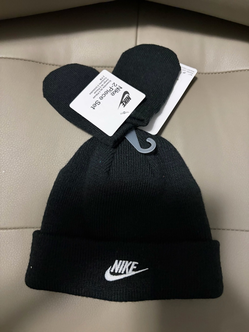 BNWT NIKE FUTURA BEANIE & GLOVE SET 12-24 MONTHS BLACK ITEM#6A2961-023